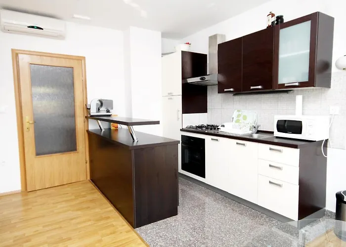 아파트 With A Parking Space Pag - 6433 *